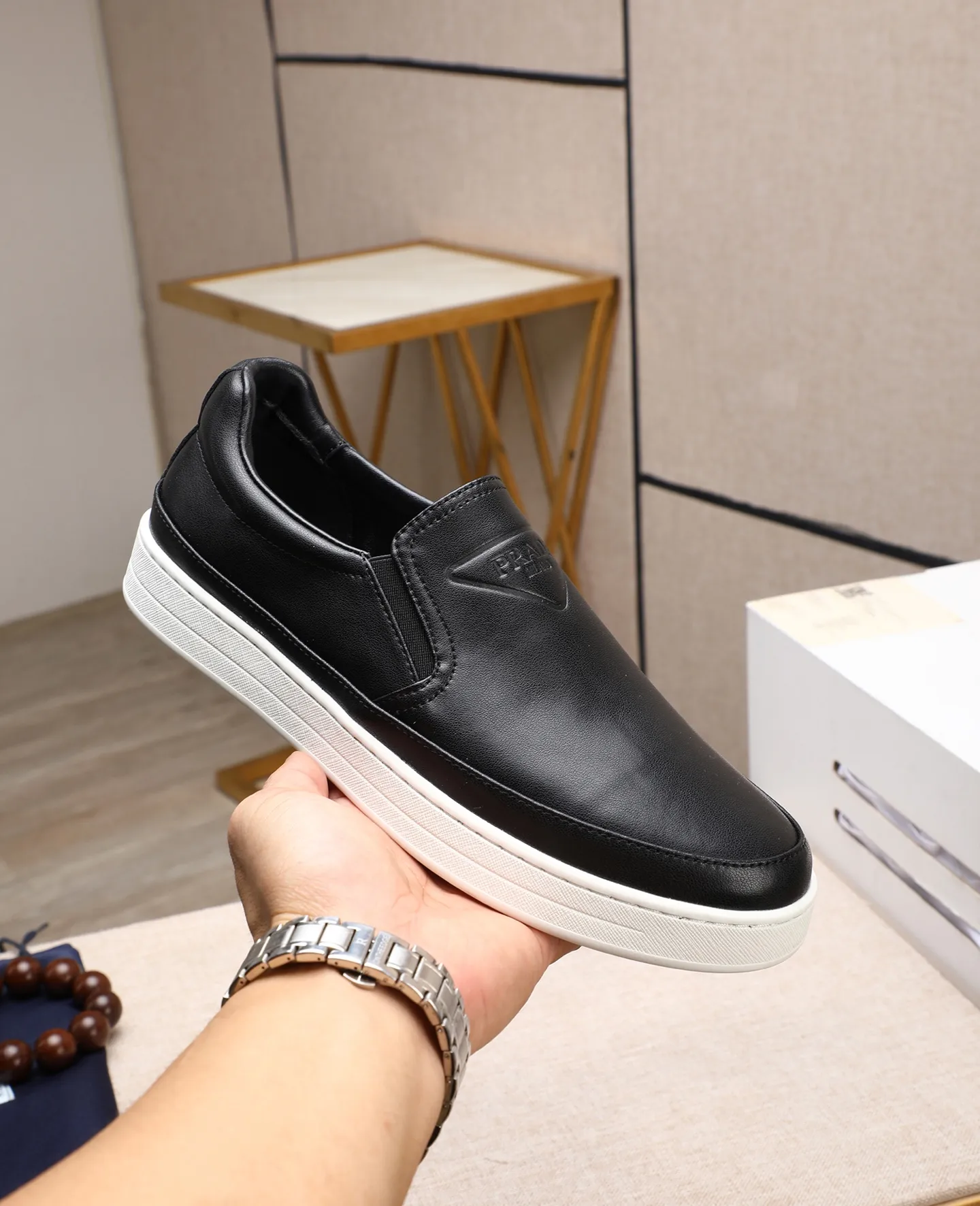 Men's men's shoes 💰440 🌹🌹[PRADA—Prada] latest model 🙈original replica! 👟👟👟Available here. The workmanship is top-notch. The upper is made of Italian 🇮🇹Imported calfskin. ❗️Breathable genuine leather lining @Suitable for travel. The original version has an enlarged engraved sole, making it suitable for all kinds of travels, showing low-key luxury. Let quality speak for itself. Color: Size: 38-44